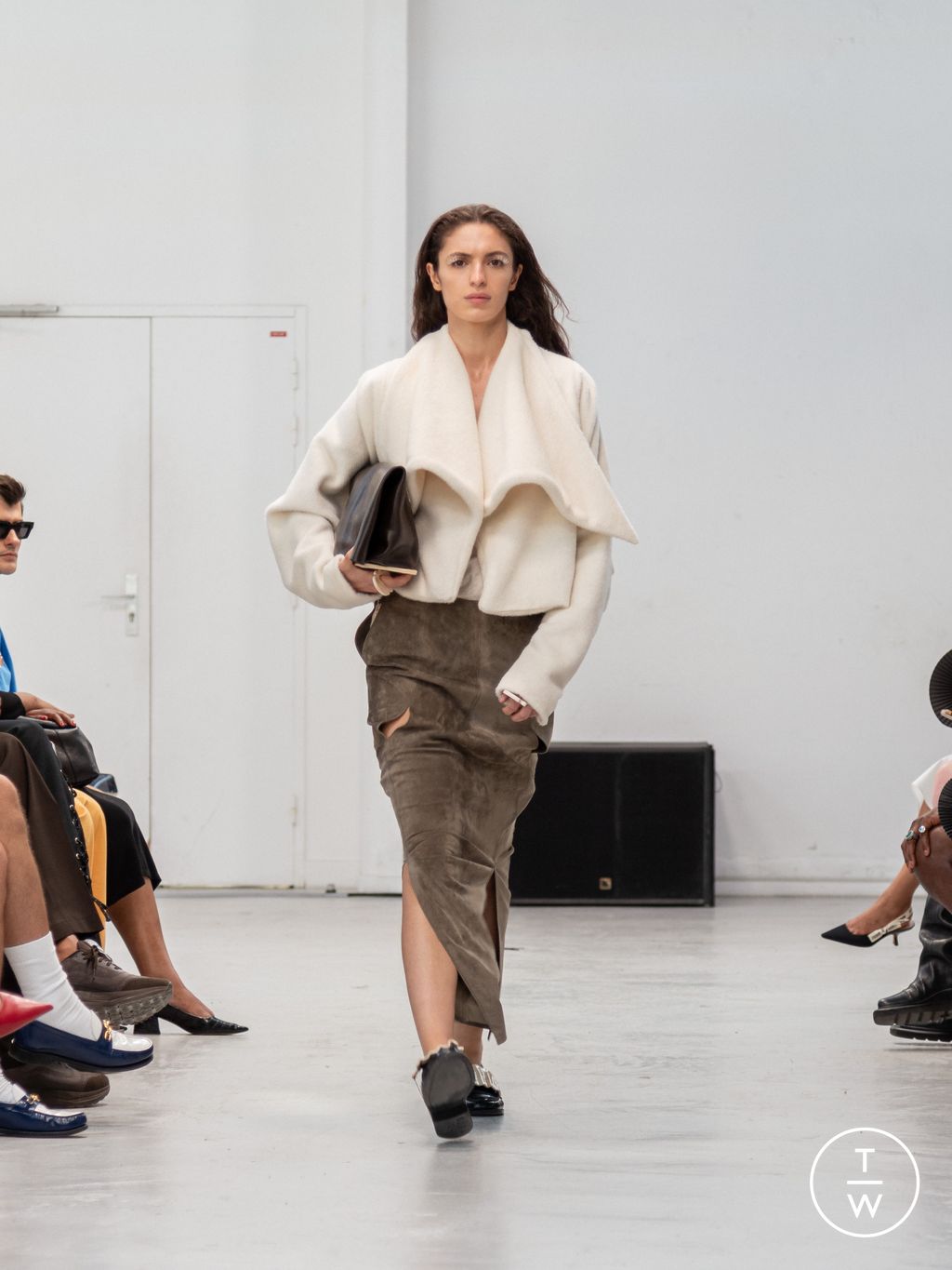 Fashion Week Paris Spring/Summer 2026 look 3 from the Alex Martin collection womenswear