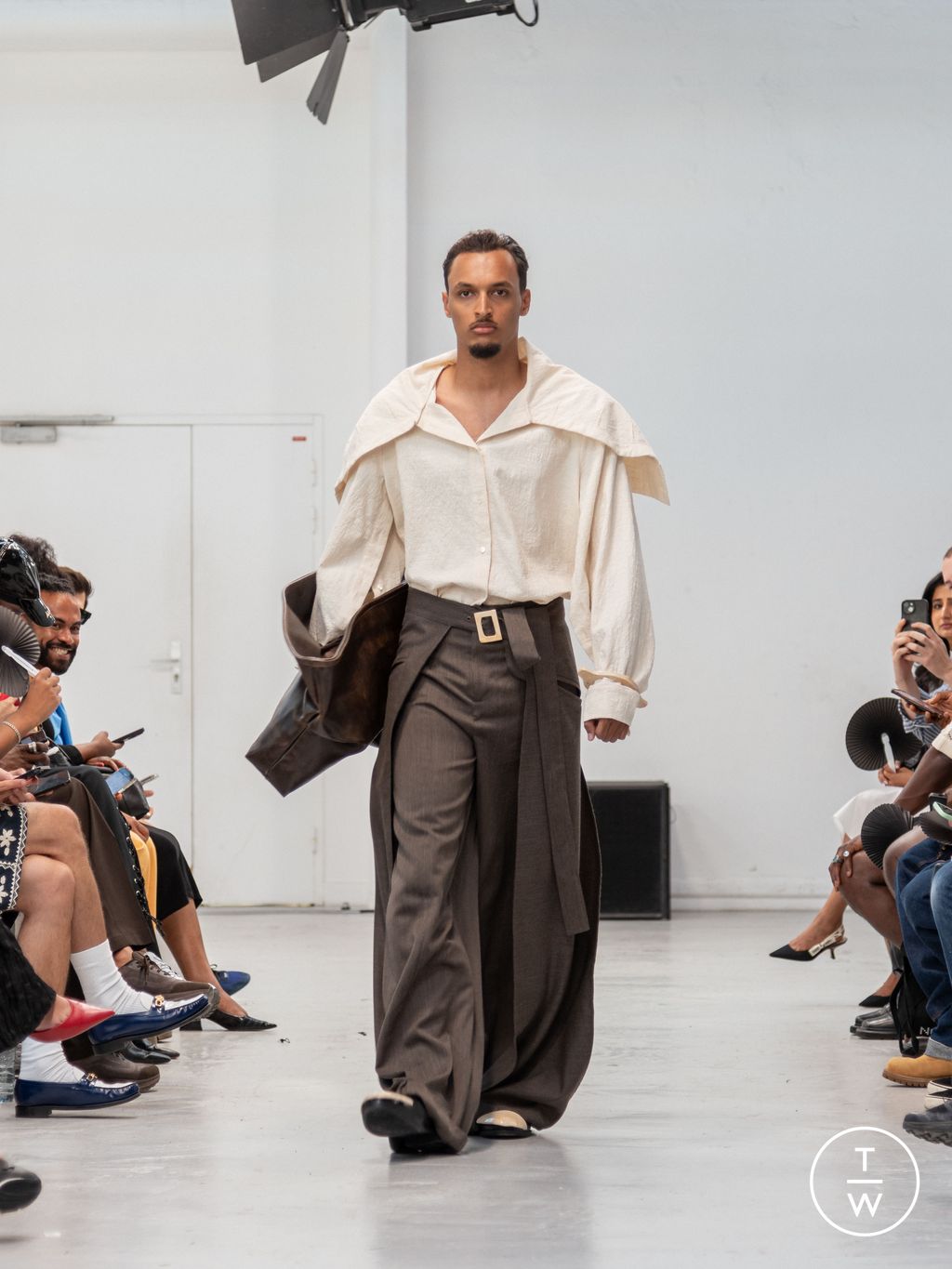 Fashion Week Paris Spring/Summer 2026 look 4 from the Alex Martin collection womenswear