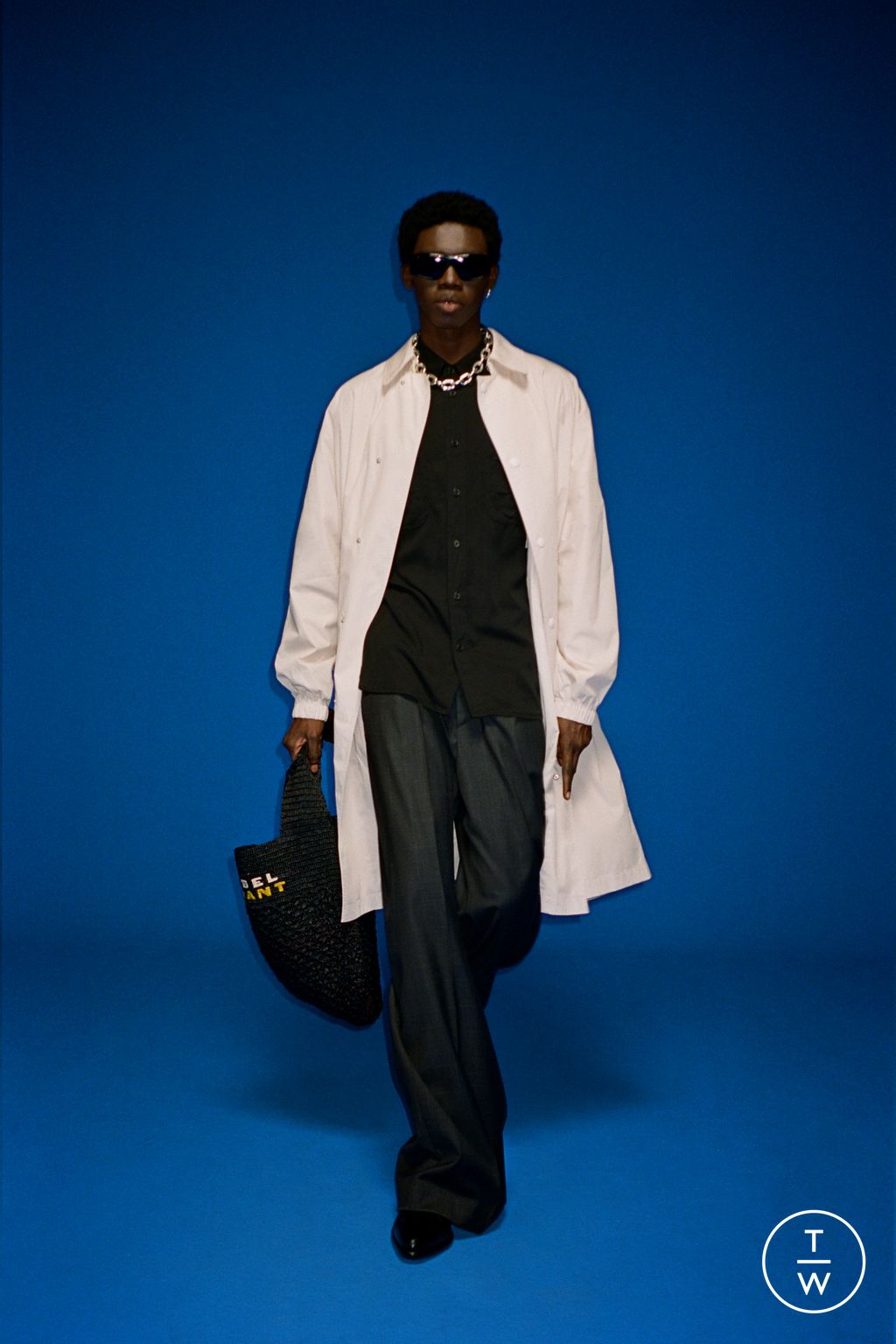 Fashion Week Paris Spring/Summer 2024 look 1 from the Isabel Marant collection 男装