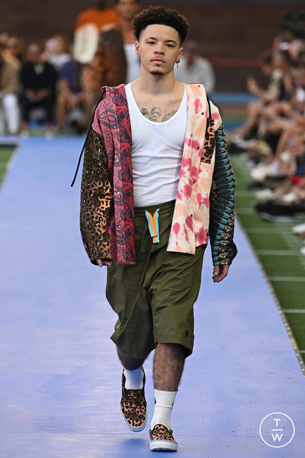 Fashion Week Milan Spring/Summer 2023 look 11 from the Marcelo Burlon County of Milan collection 男装