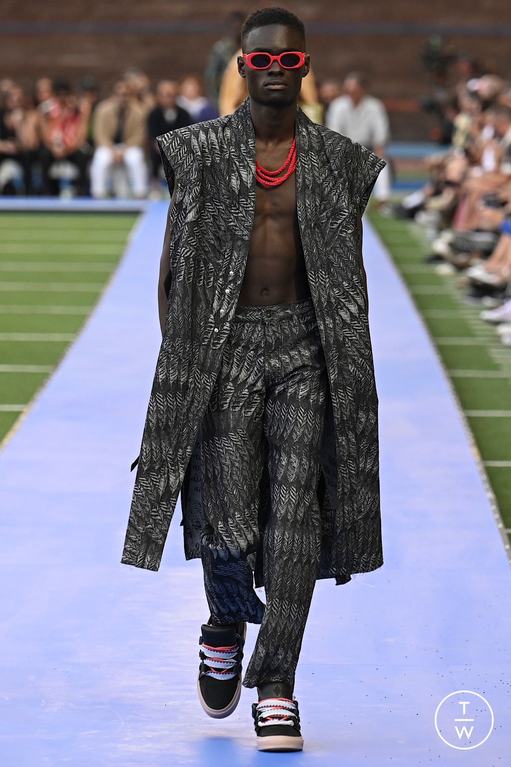 Fashion Week Milan Spring/Summer 2023 look 40 from the Marcelo Burlon County of Milan collection menswear