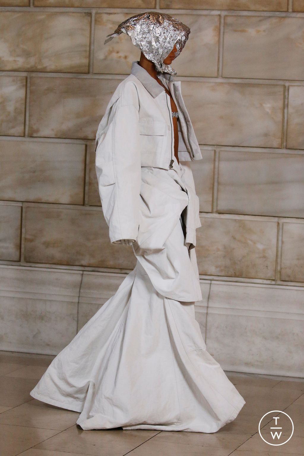 Fashion Week New York Fall/Winter 2022 look 12 de la collection Marc Jacobs womenswear