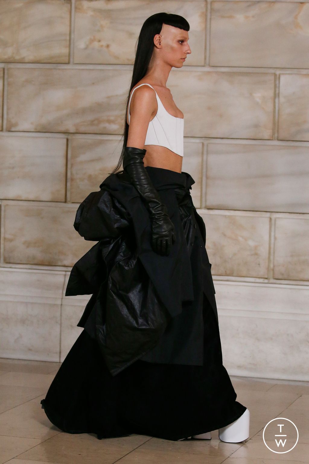 Fashion Week New York Fall/Winter 2022 look 16 de la collection Marc Jacobs womenswear