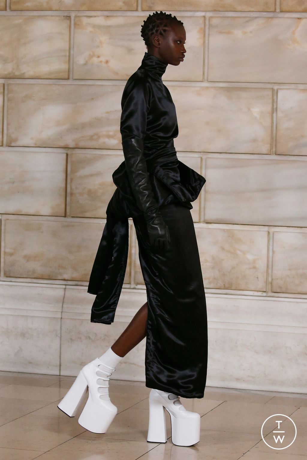 Fashion Week New York Fall/Winter 2022 look 26 de la collection Marc Jacobs womenswear