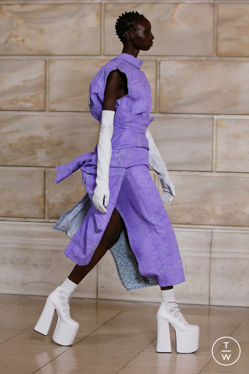 Fashion Week New York Fall/Winter 2022 look 7 de la collection Marc Jacobs womenswear