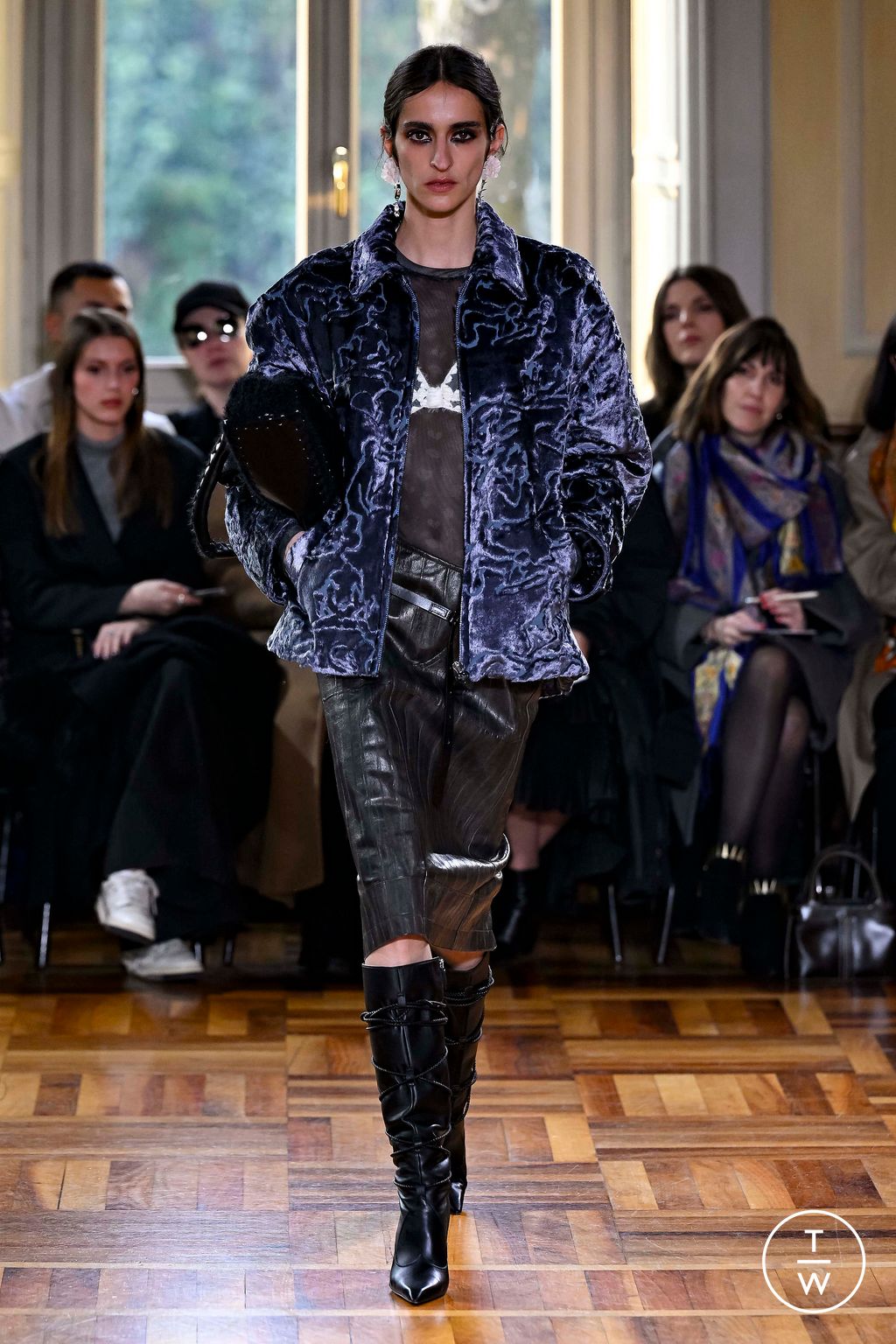 Fashion Week Milan Fall/Winter 2024 look 1 de la collection Marco Rambaldi womenswear