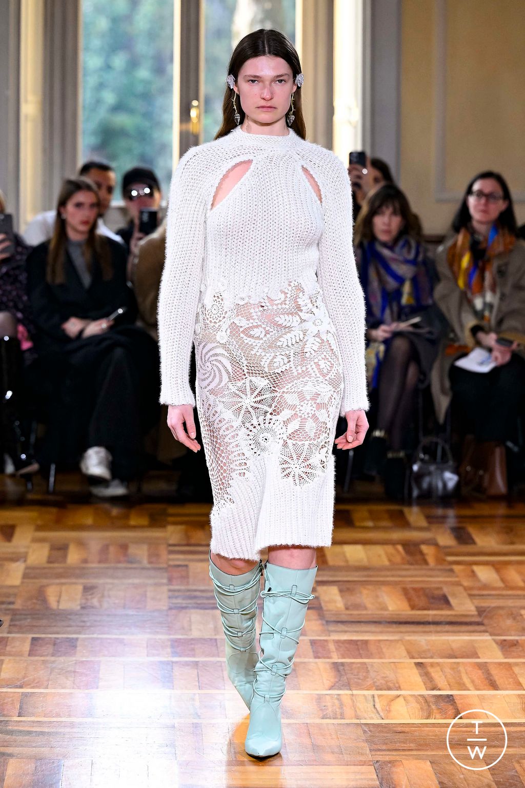 Fashion Week Milan Fall/Winter 2024 look 24 de la collection Marco Rambaldi womenswear