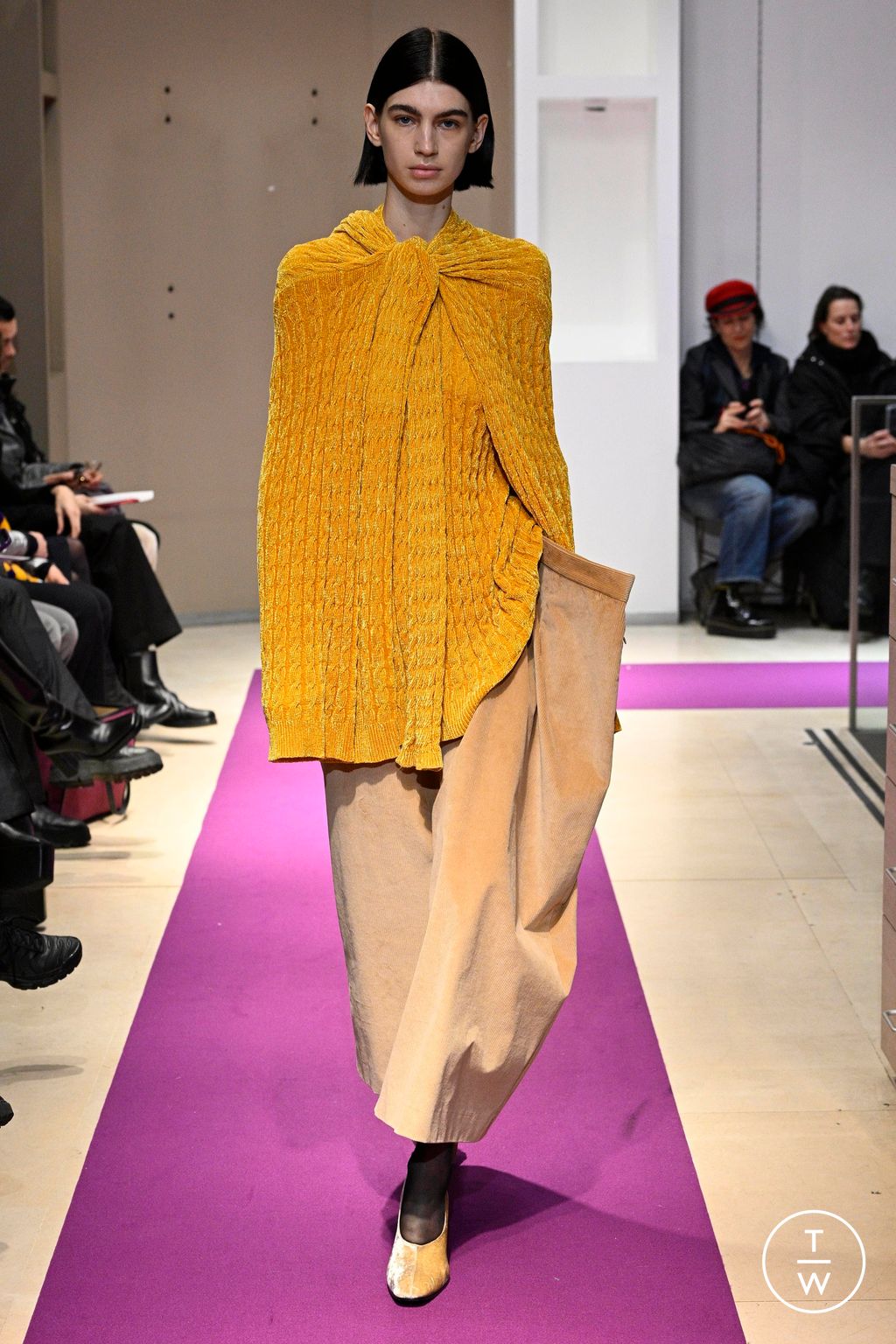 Fashion Week Paris Fall/Winter 2024 look 17 from the MARIE ADAM-LEENAERDT collection womenswear