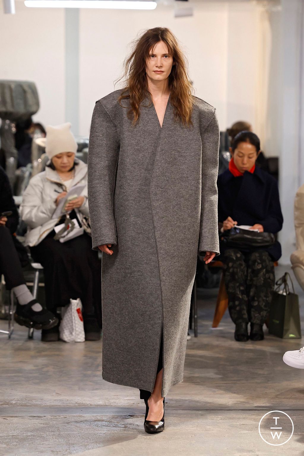 Fashion Week Paris Fall/Winter 2025 look 1 from the MARIE ADAM-LEENAERDT collection womenswear