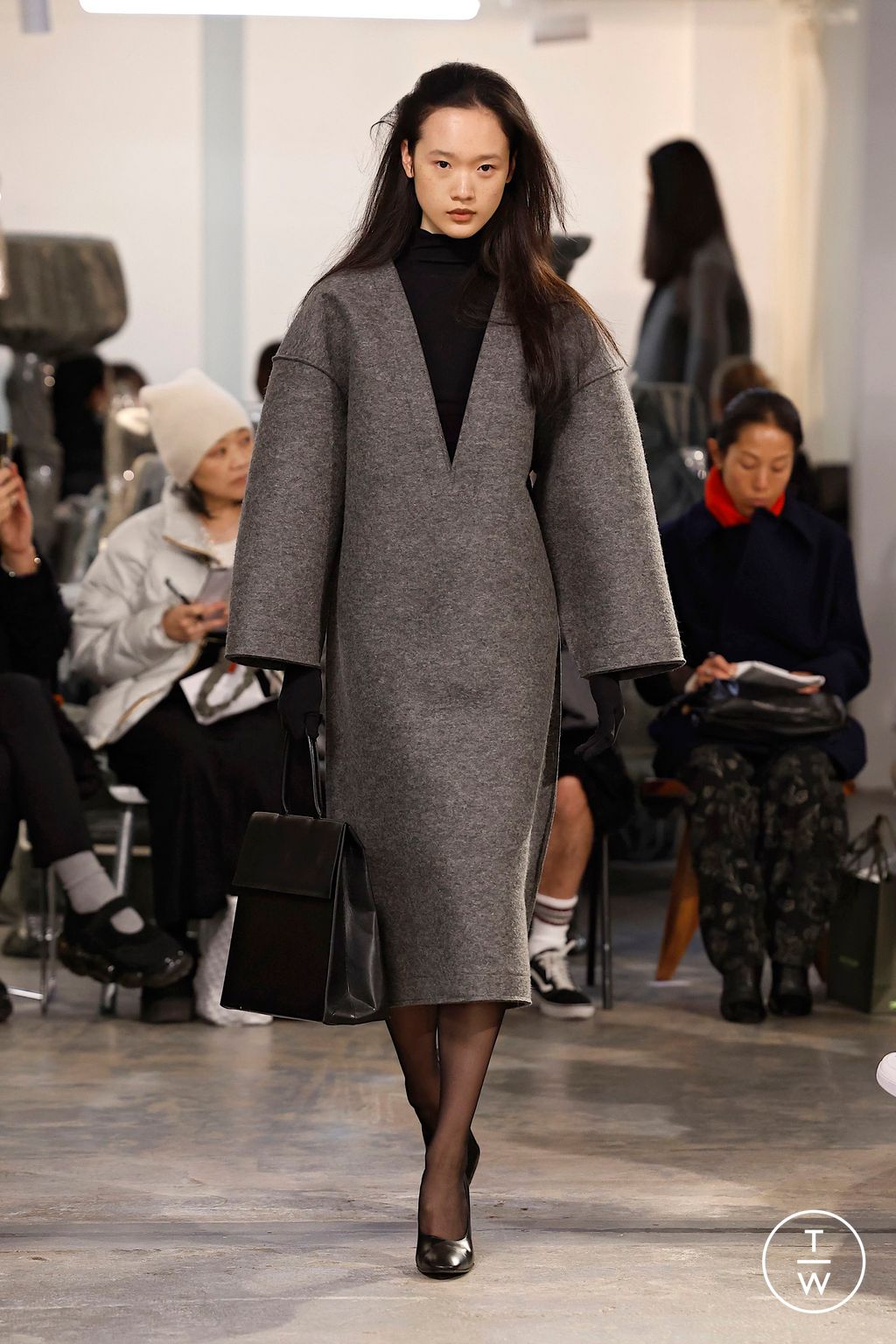 Fashion Week Paris Fall/Winter 2025 look 9 from the MARIE ADAM-LEENAERDT collection womenswear