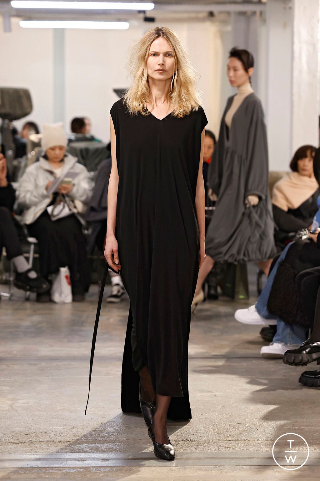 Fashion Week Paris Fall/Winter 2025 look 16 from the MARIE ADAM-LEENAERDT collection womenswear