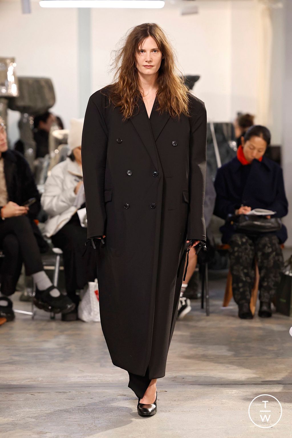 Fashion Week Paris Fall/Winter 2025 look 25 from the MARIE ADAM-LEENAERDT collection 女装