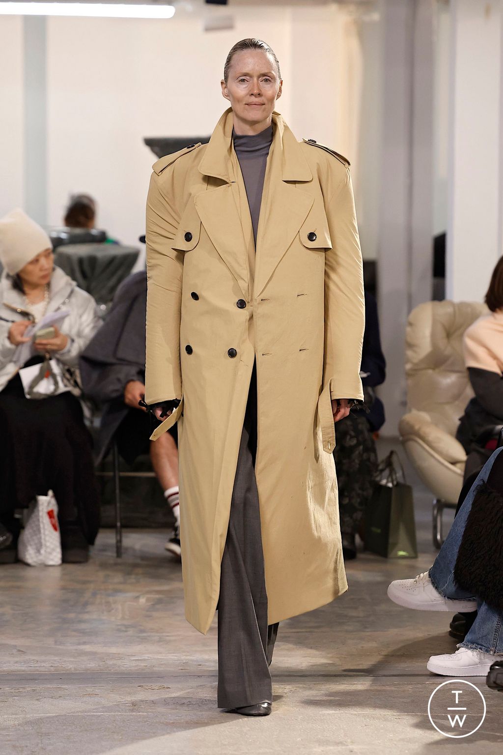 Fashion Week Paris Fall/Winter 2025 look 26 from the MARIE ADAM-LEENAERDT collection womenswear