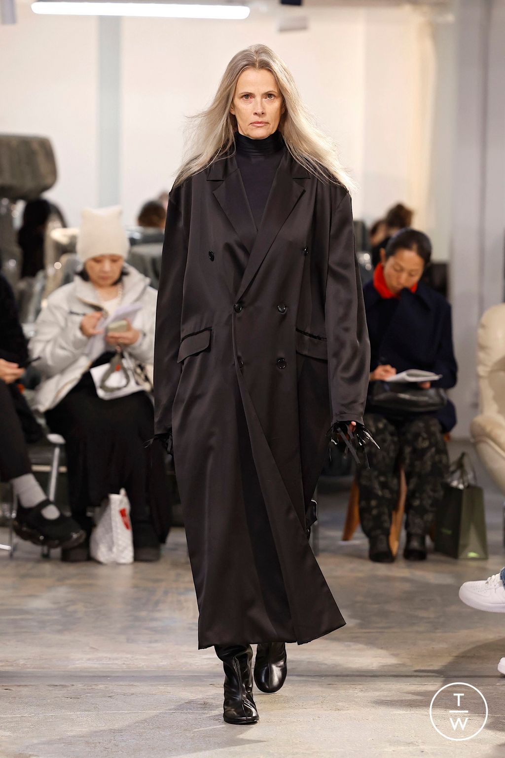 Fashion Week Paris Fall/Winter 2025 look 27 from the MARIE ADAM-LEENAERDT collection womenswear