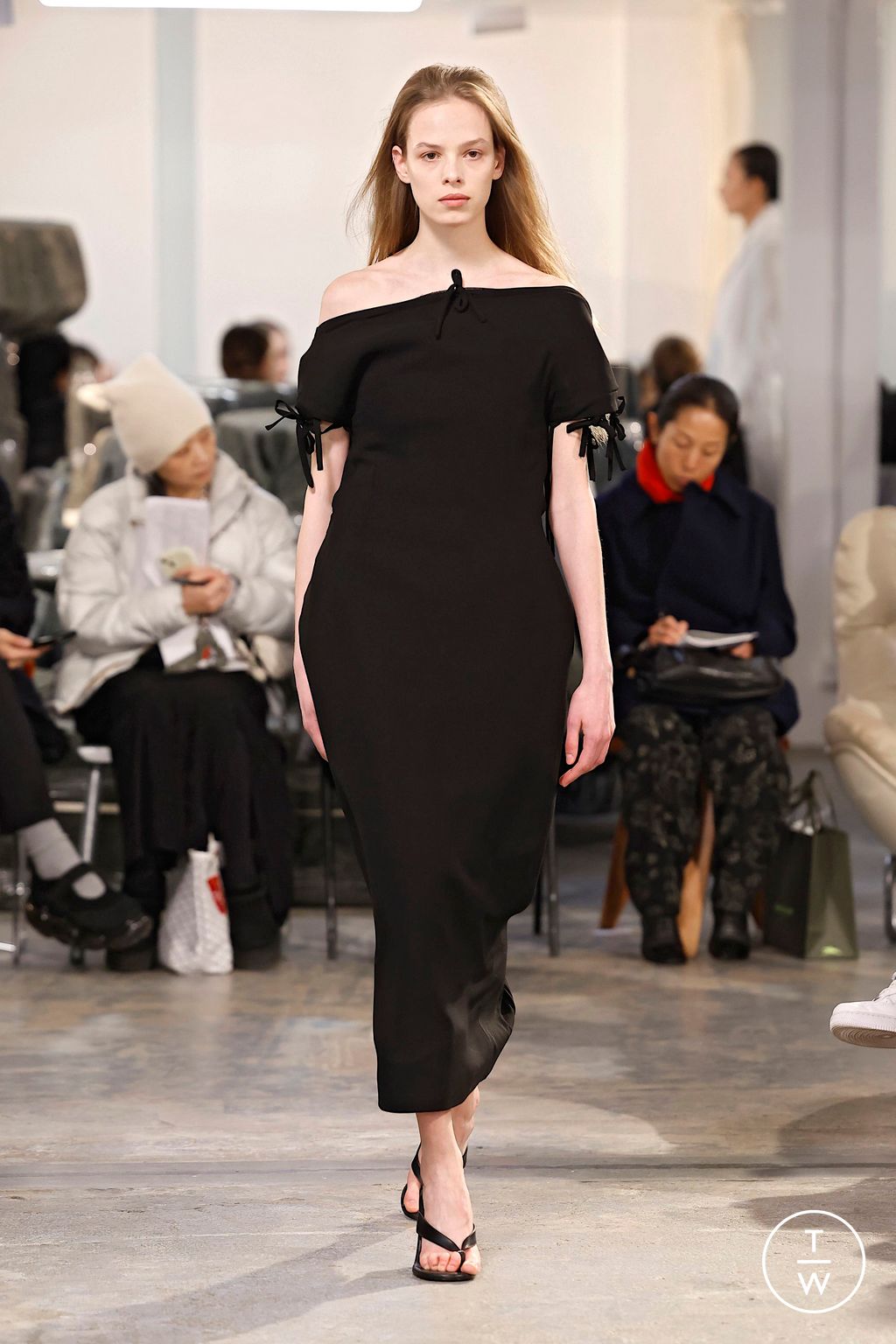 Fashion Week Paris Fall/Winter 2025 look 34 from the MARIE ADAM-LEENAERDT collection womenswear