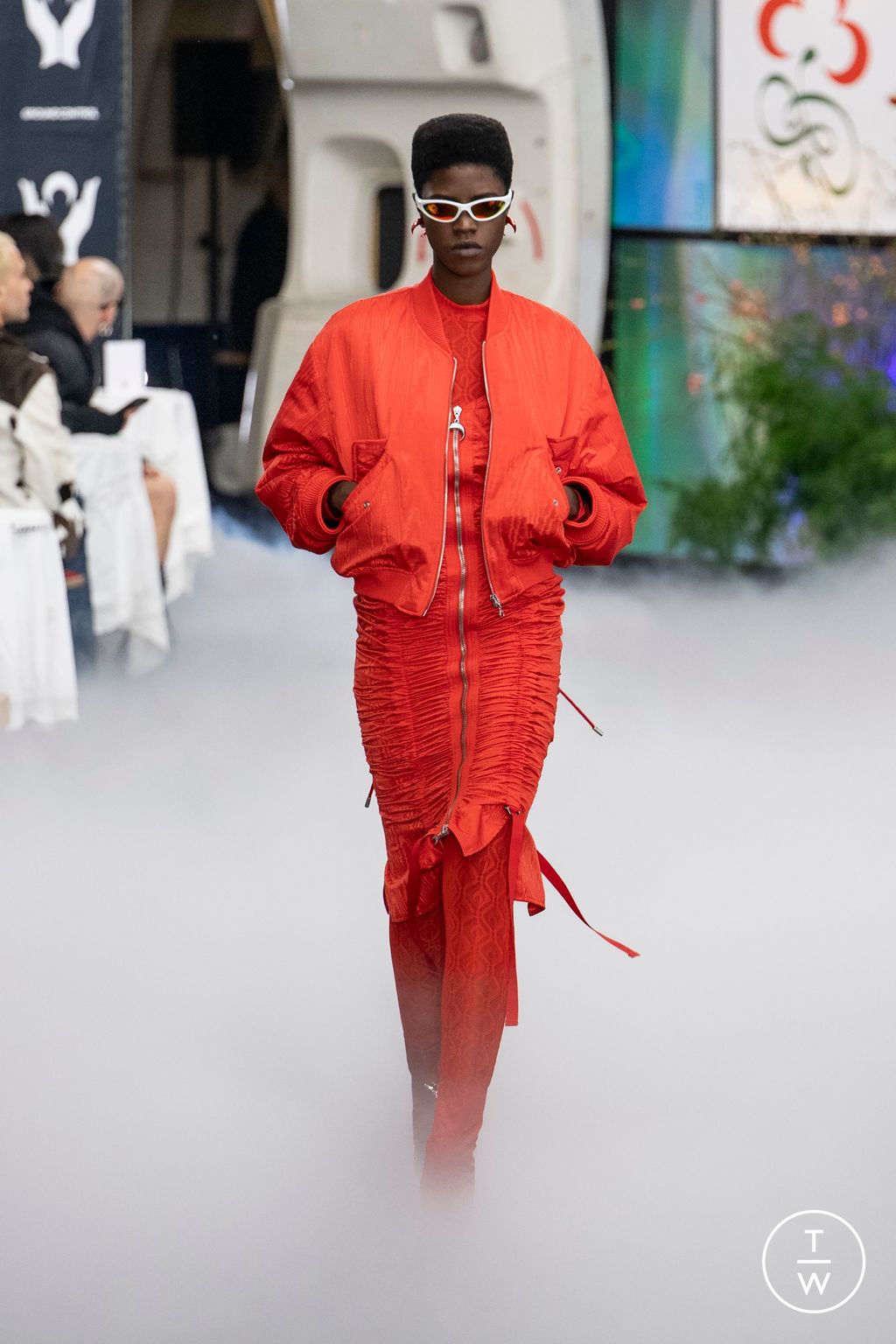 Fashion Week Paris Fall/Winter 2024 look 16 de la collection Marine Serre womenswear