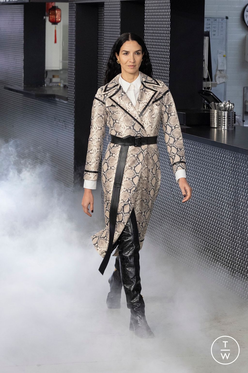 Fashion Week Paris Fall/Winter 2024 look 30 de la collection Marine Serre womenswear
