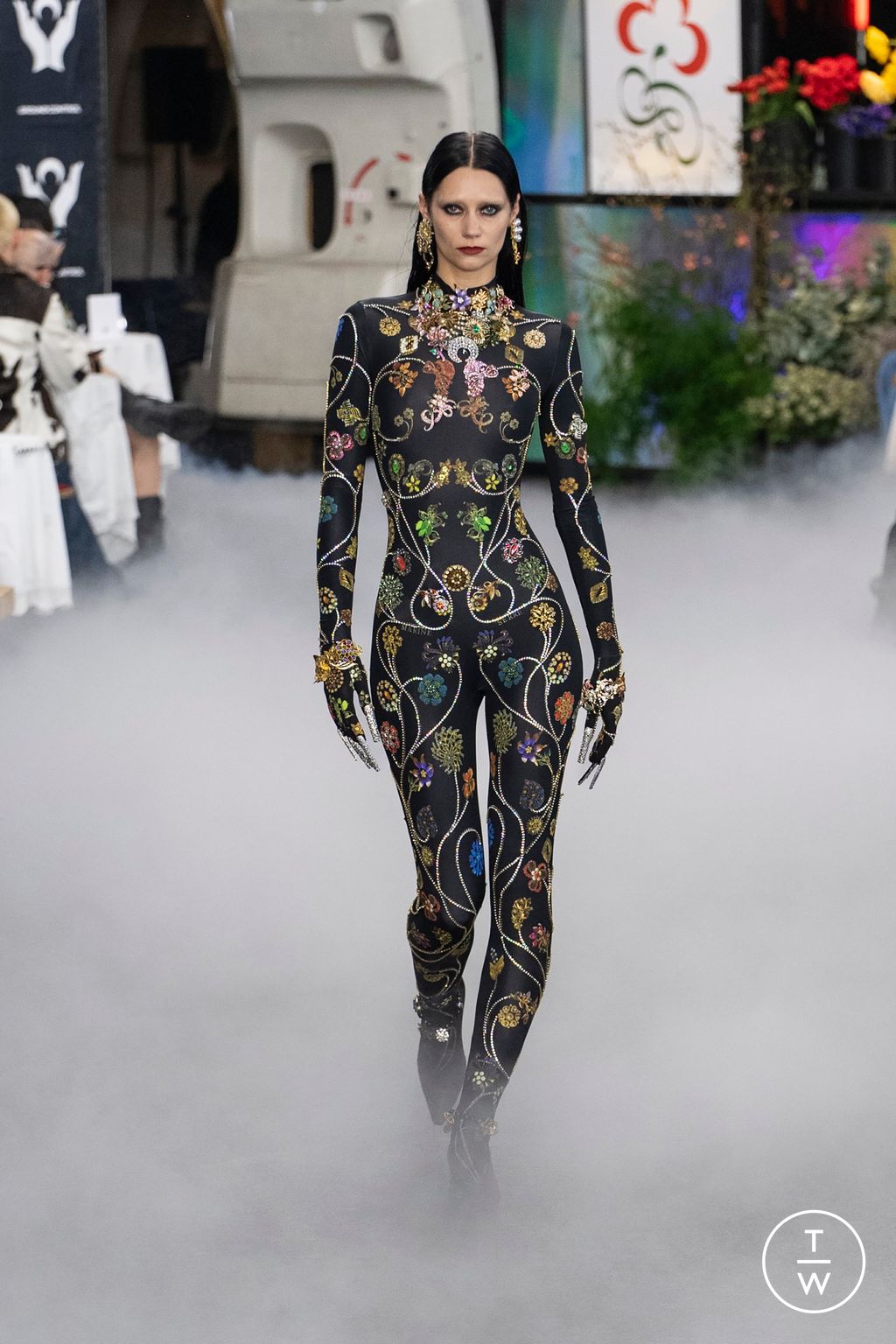 Fashion Week Paris Fall/Winter 2024 look 39 de la collection Marine Serre womenswear
