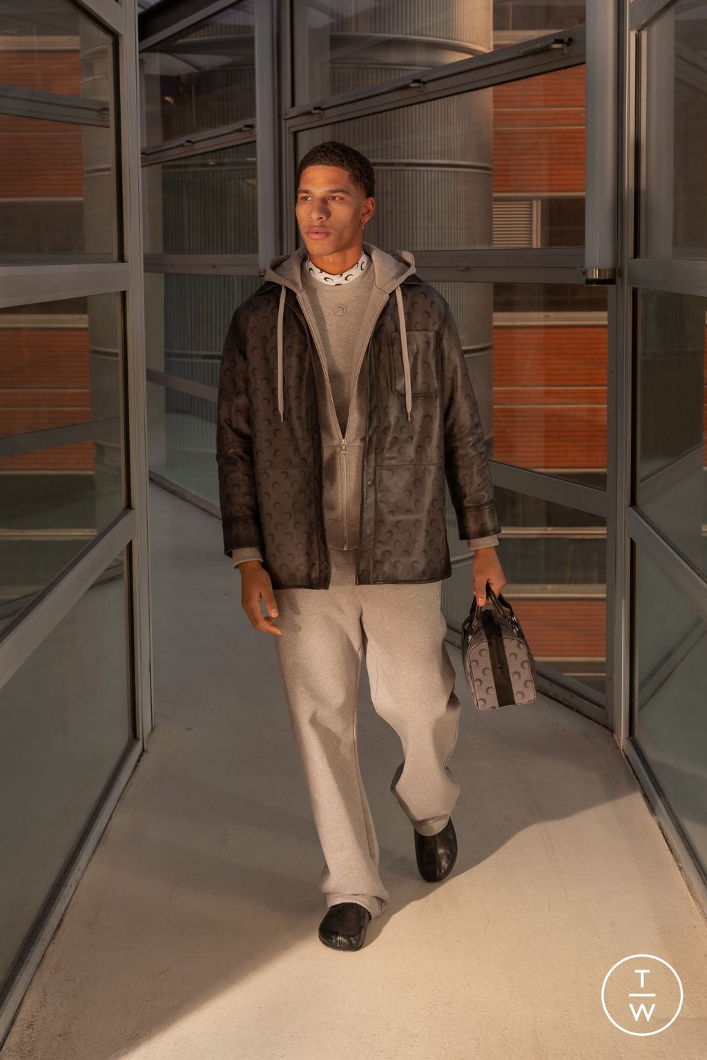 Fashion Week Paris Fall/Winter 2024 look 10 from the Marine Serre collection menswear