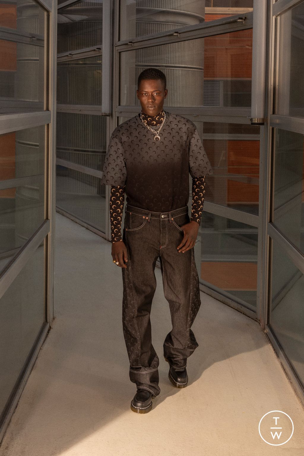 Fashion Week Paris Fall/Winter 2024 look 14 from the Marine Serre collection 男装