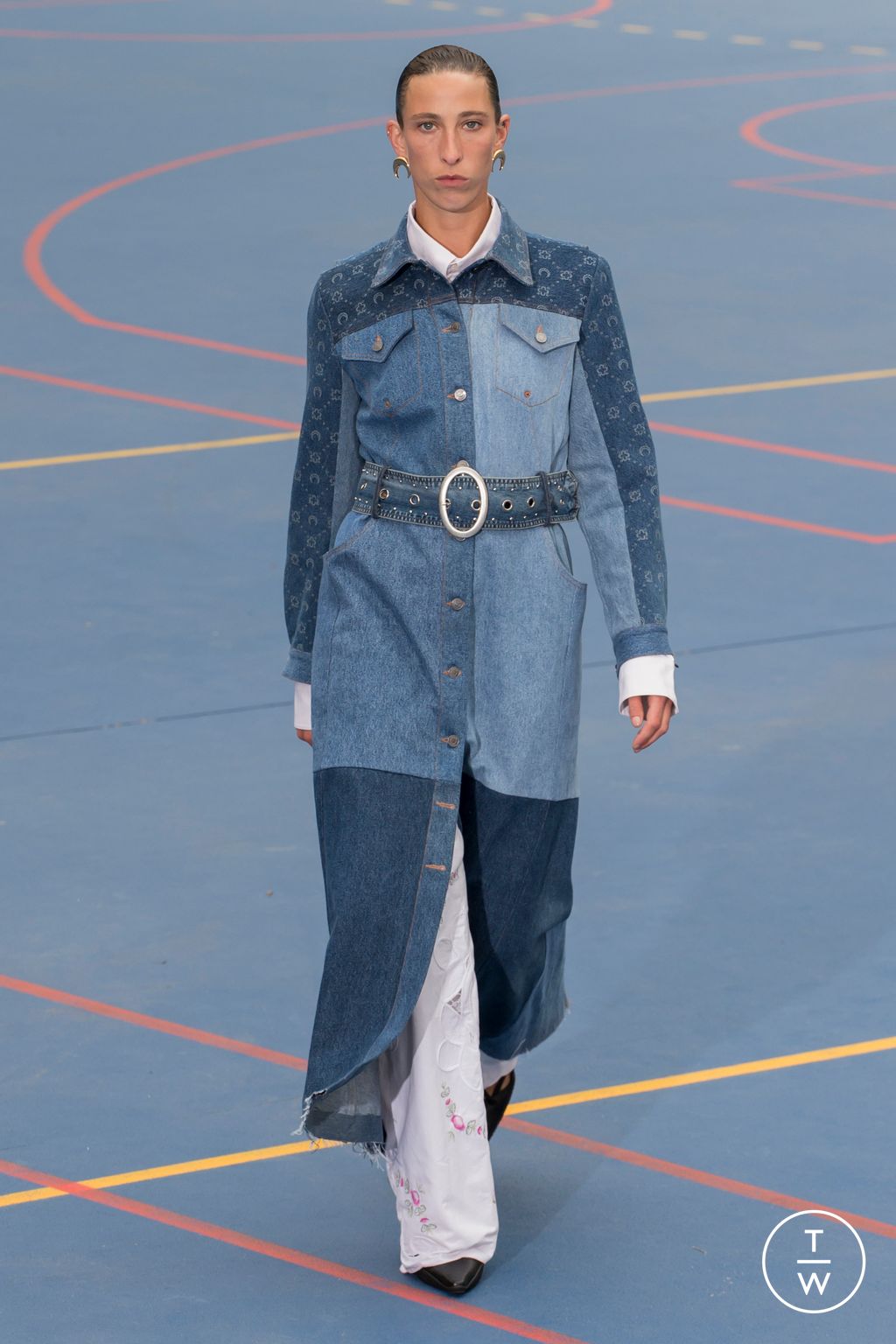 Fashion Week Paris Spring/Summer 2023 look 11 from the Marine Serre collection menswear