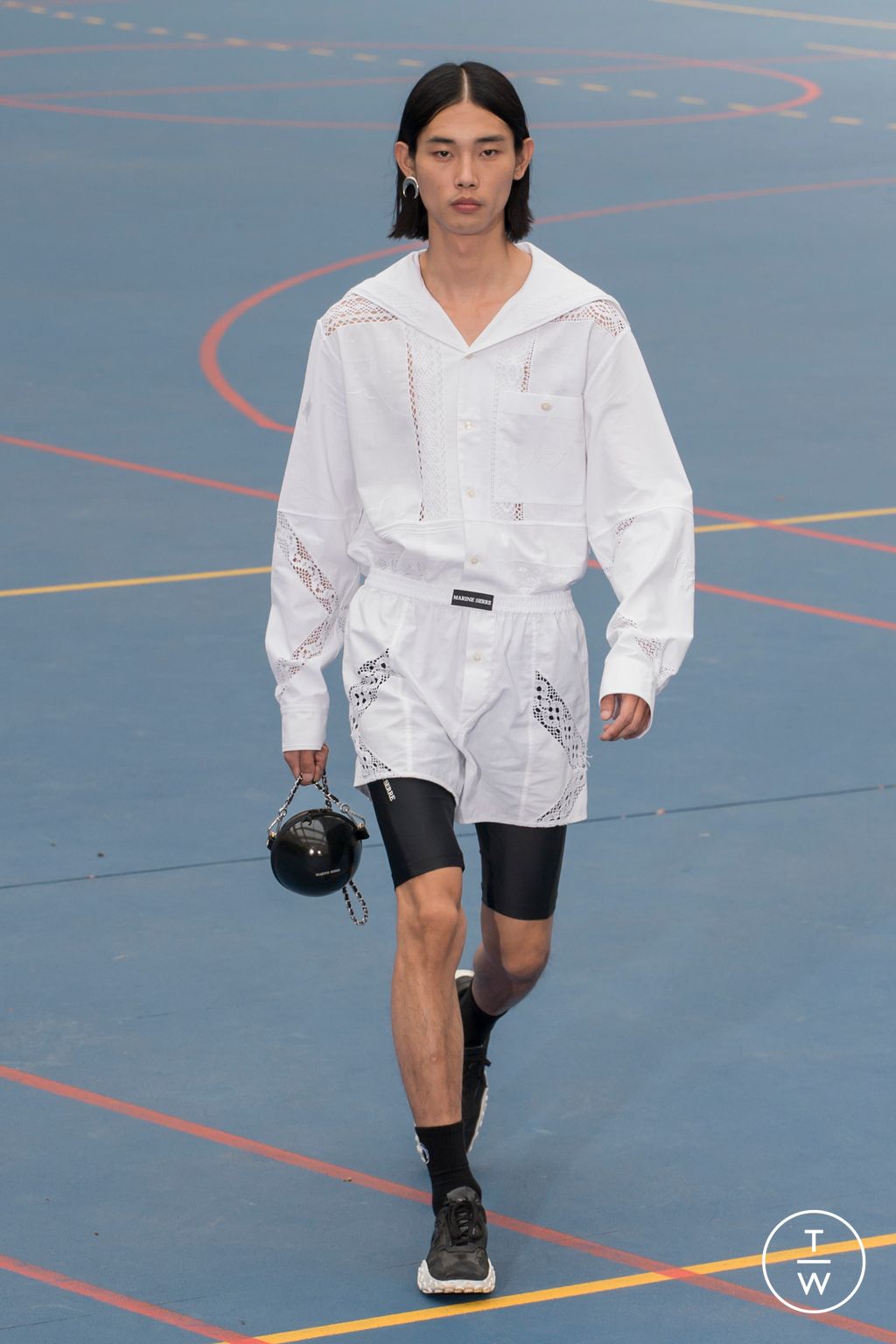 Fashion Week Paris Spring/Summer 2023 look 13 from the Marine Serre collection 男装