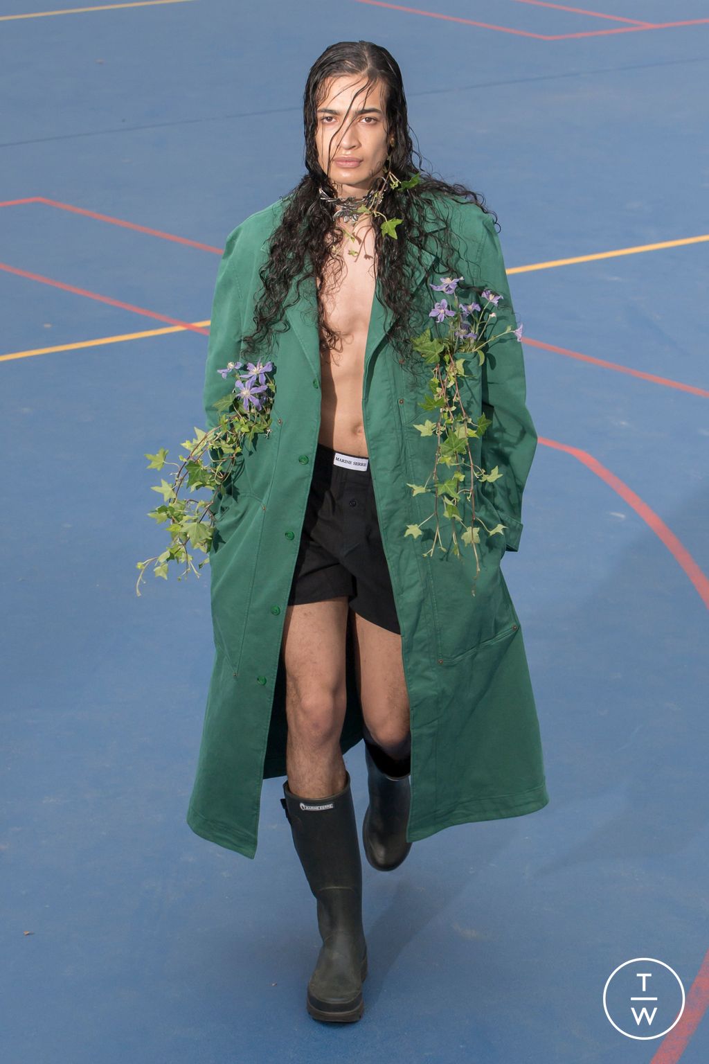 Fashion Week Paris Spring/Summer 2023 look 34 from the Marine Serre collection menswear