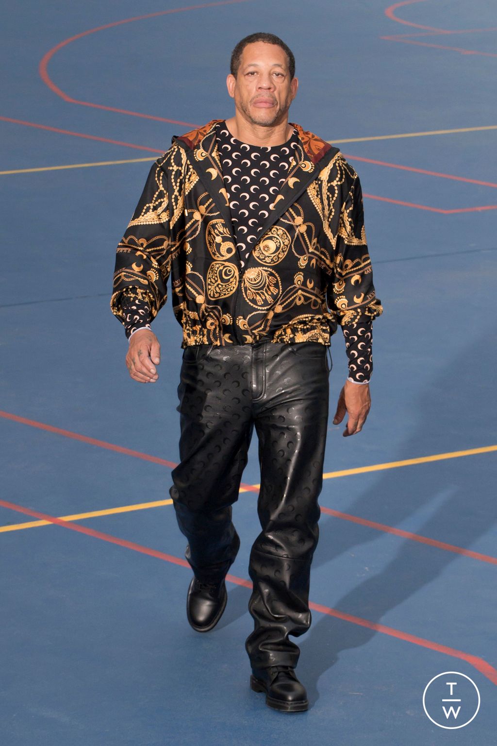 Fashion Week Paris Spring/Summer 2023 look 54 from the Marine Serre collection 男装