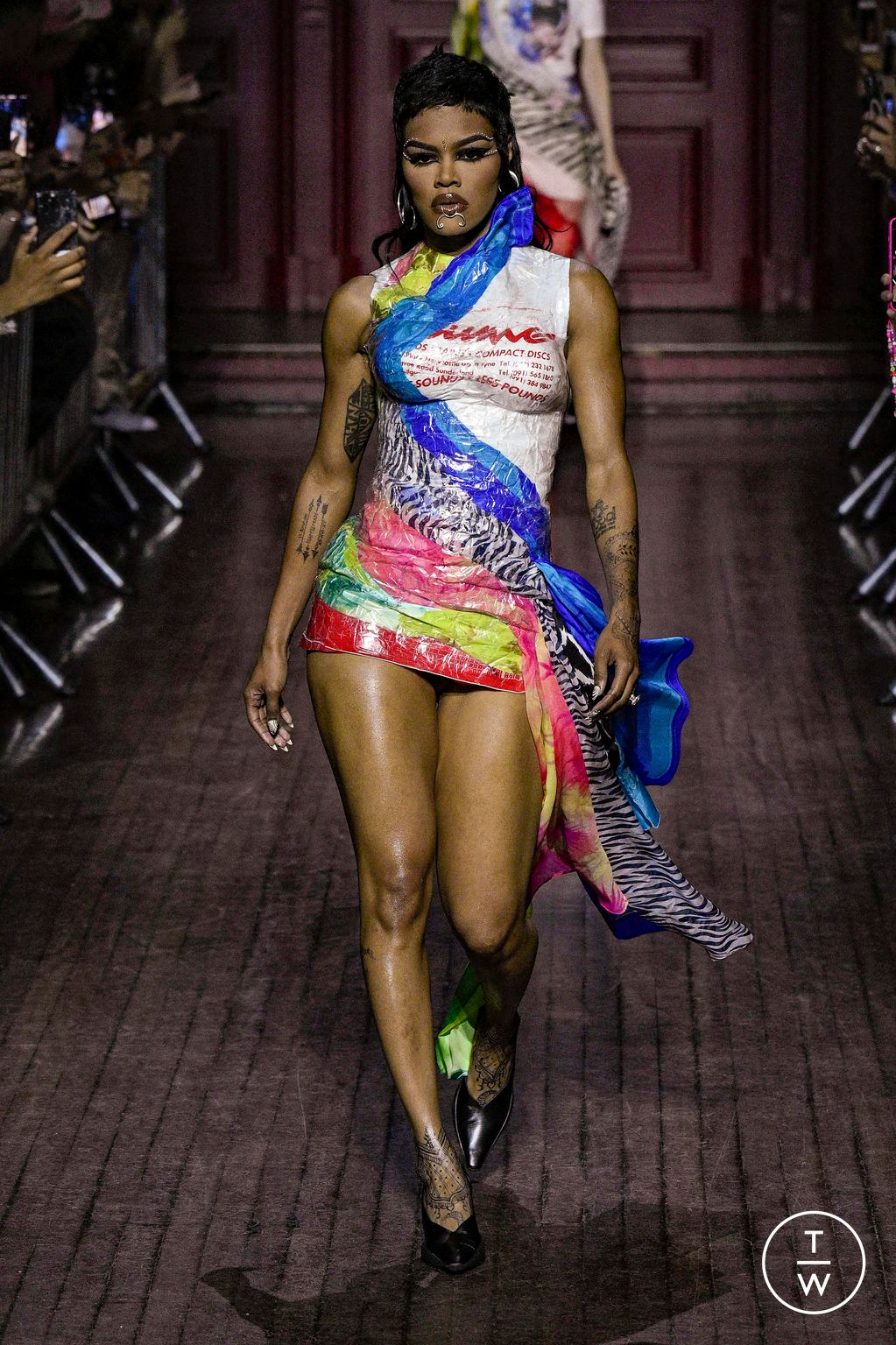 Fashion Week Paris Spring/Summer 2024 look 1 de la collection Marine Serre menswear