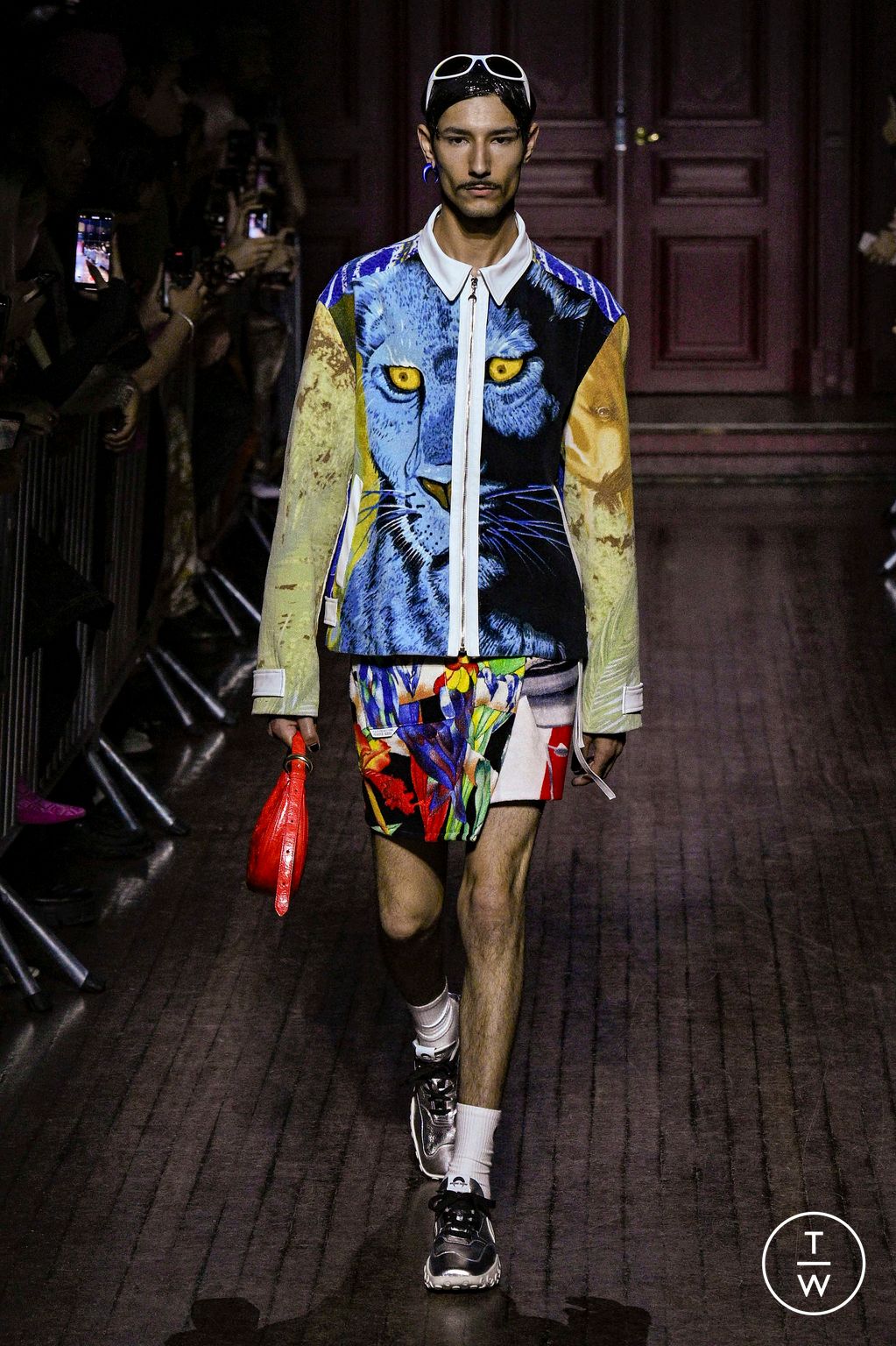 Fashion Week Paris Spring/Summer 2024 look 22 from the Marine Serre collection 男装