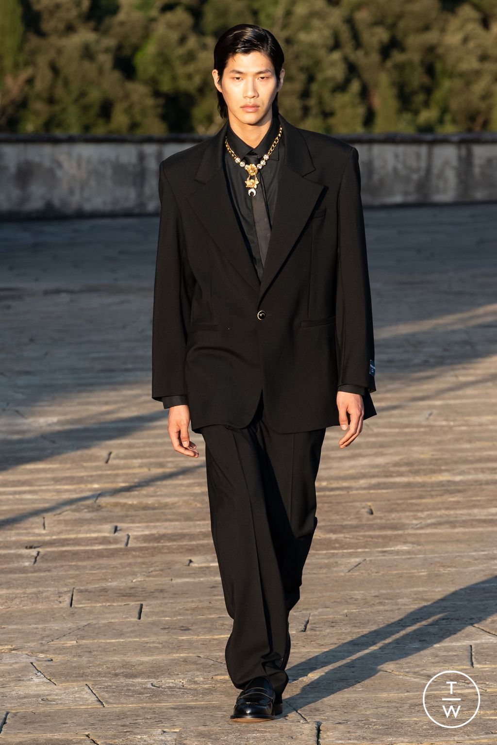 Fashion Week Florence - Pitti Spring-Summer 2025 look 2 from the Marine Serre collection 男装