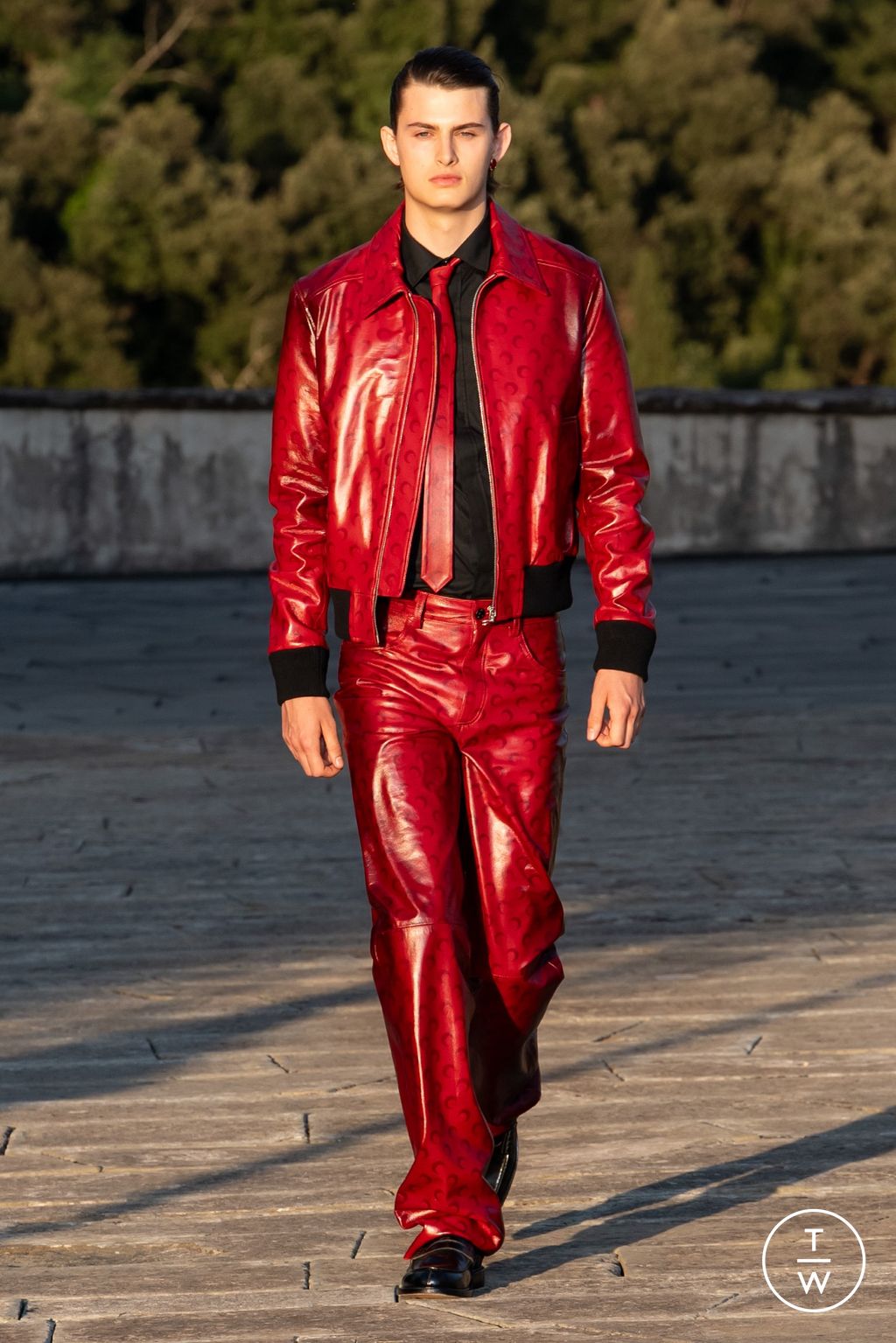 Fashion Week Florence - Pitti Spring-Summer 2025 look 16 from the Marine Serre collection 男装