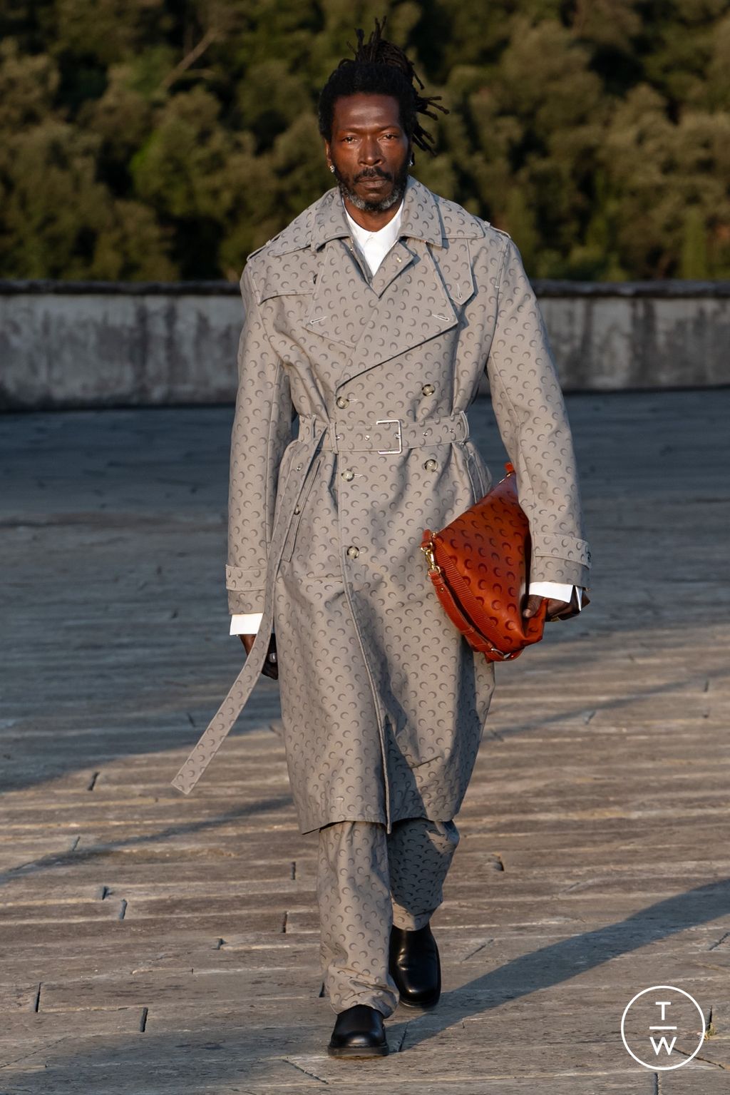 Fashion Week Florence - Pitti Spring-Summer 2025 look 28 from the Marine Serre collection 男装