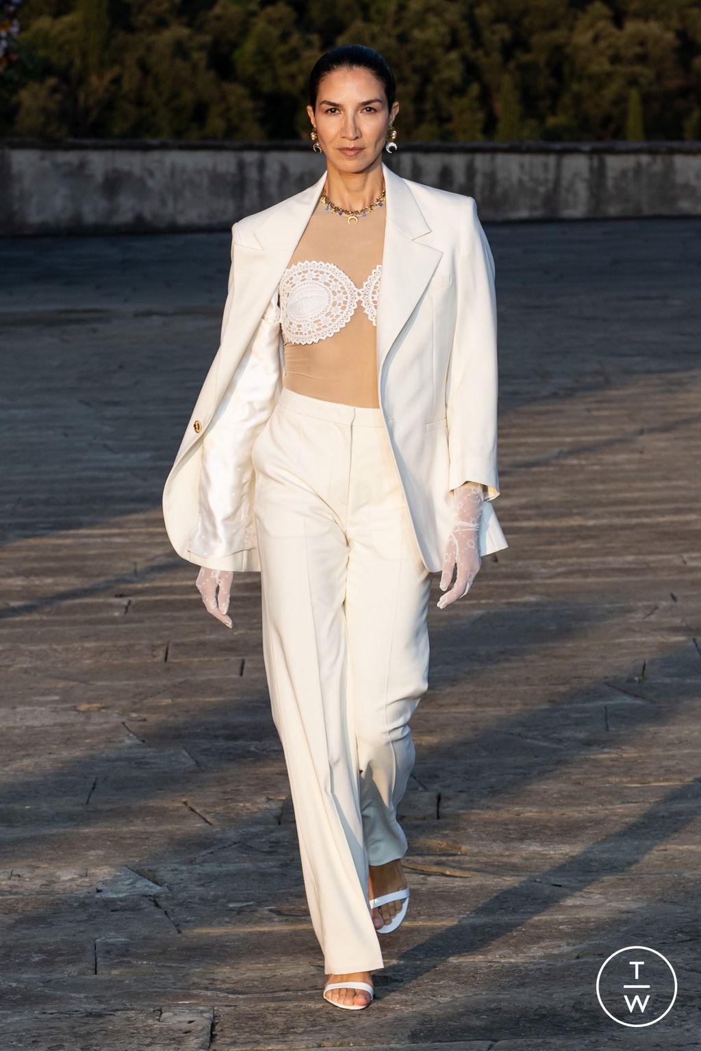 Fashion Week Florence - Pitti Spring-Summer 2025 look 44 de la collection Marine Serre menswear