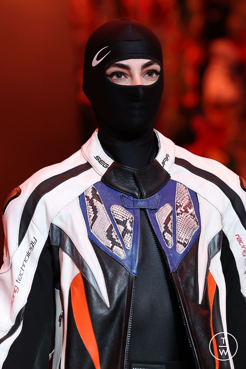 Fashion Week Paris Fall/Winter 2023 look 29 from the Marine Serre collection 男装配饰