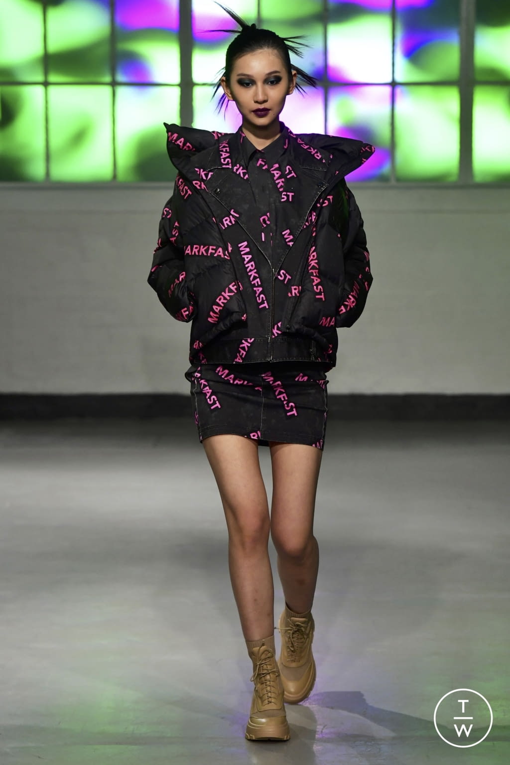 Fashion Week London Fall/Winter 2022 look 6 de la collection Mark Fast womenswear