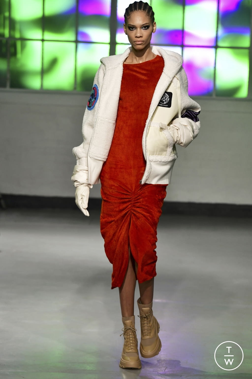 Fashion Week London Fall/Winter 2022 look 17 from the Mark Fast collection womenswear