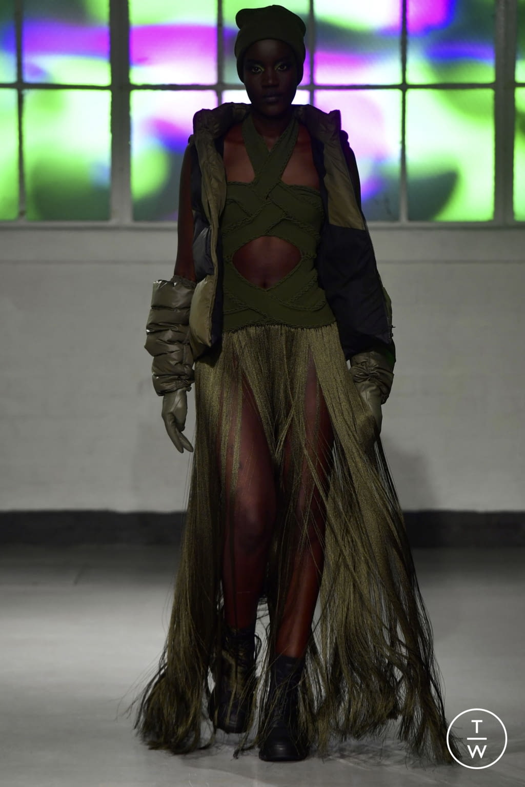 Fashion Week London Fall/Winter 2022 look 36 from the Mark Fast collection womenswear