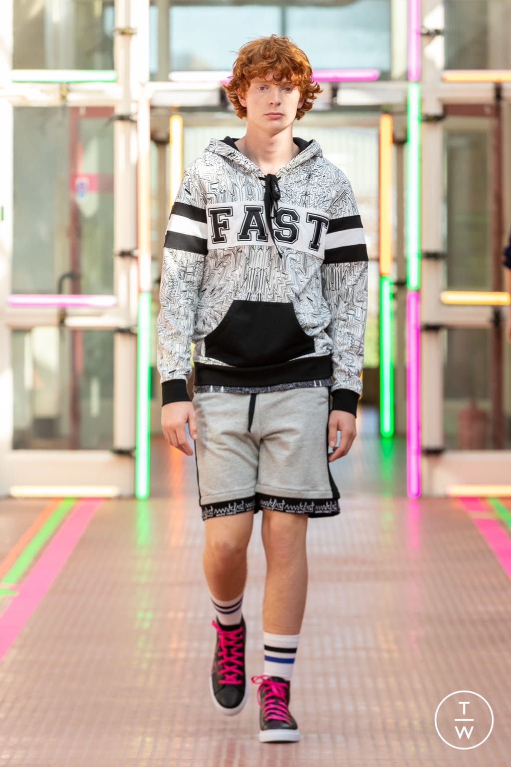 Fashion Week London Spring/Summer 2021 look 34 from the Mark Fast collection womenswear