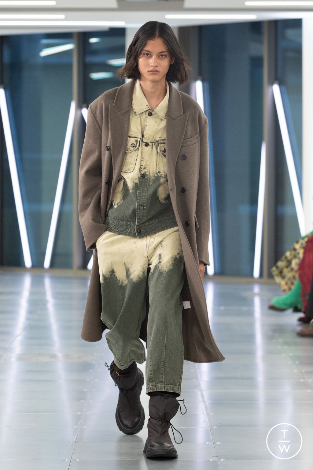 Fashion Week London Fall/Winter 2023 look 8 from the Mark Fast collection womenswear