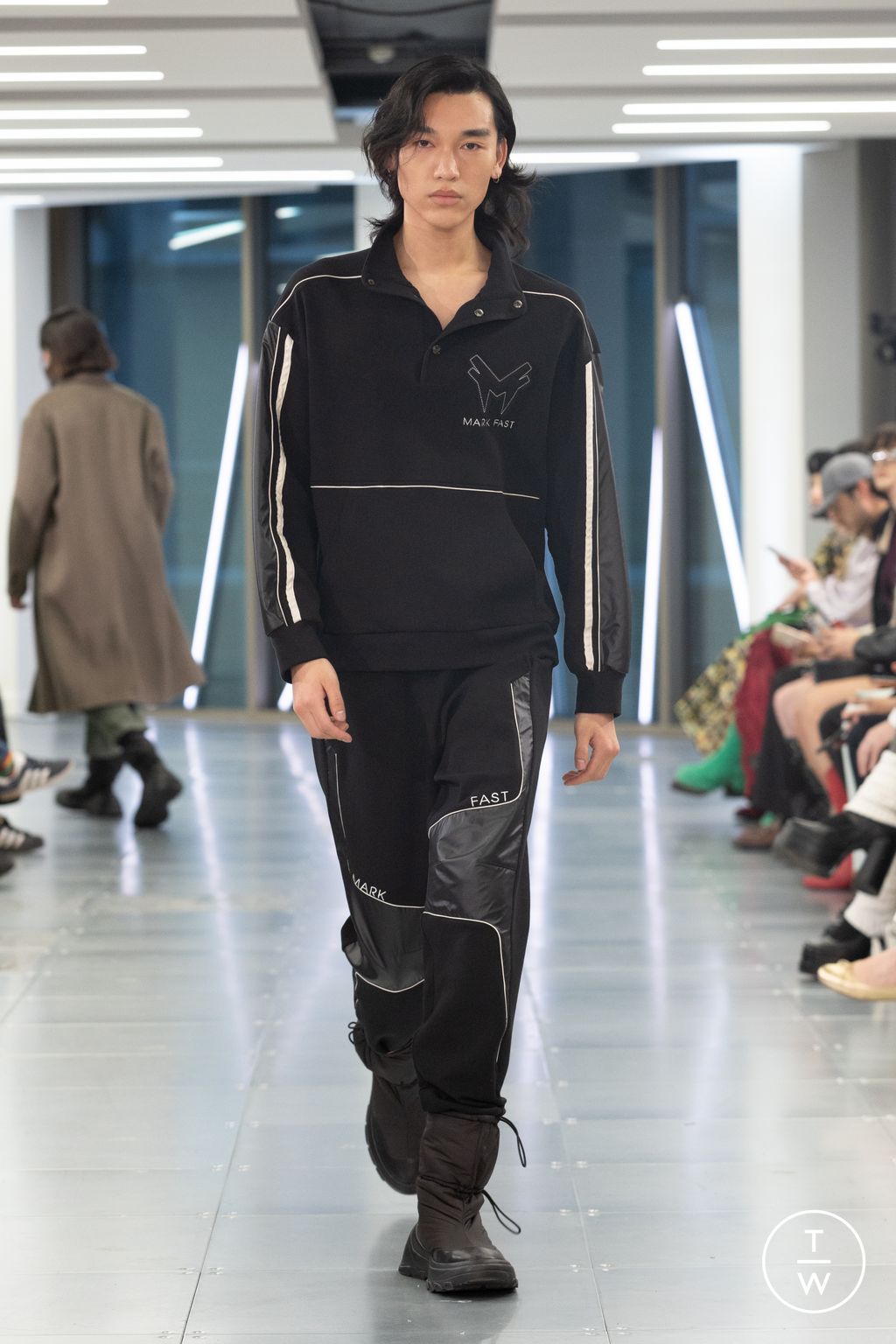 Fashion Week London Fall/Winter 2023 look 10 from the Mark Fast collection womenswear