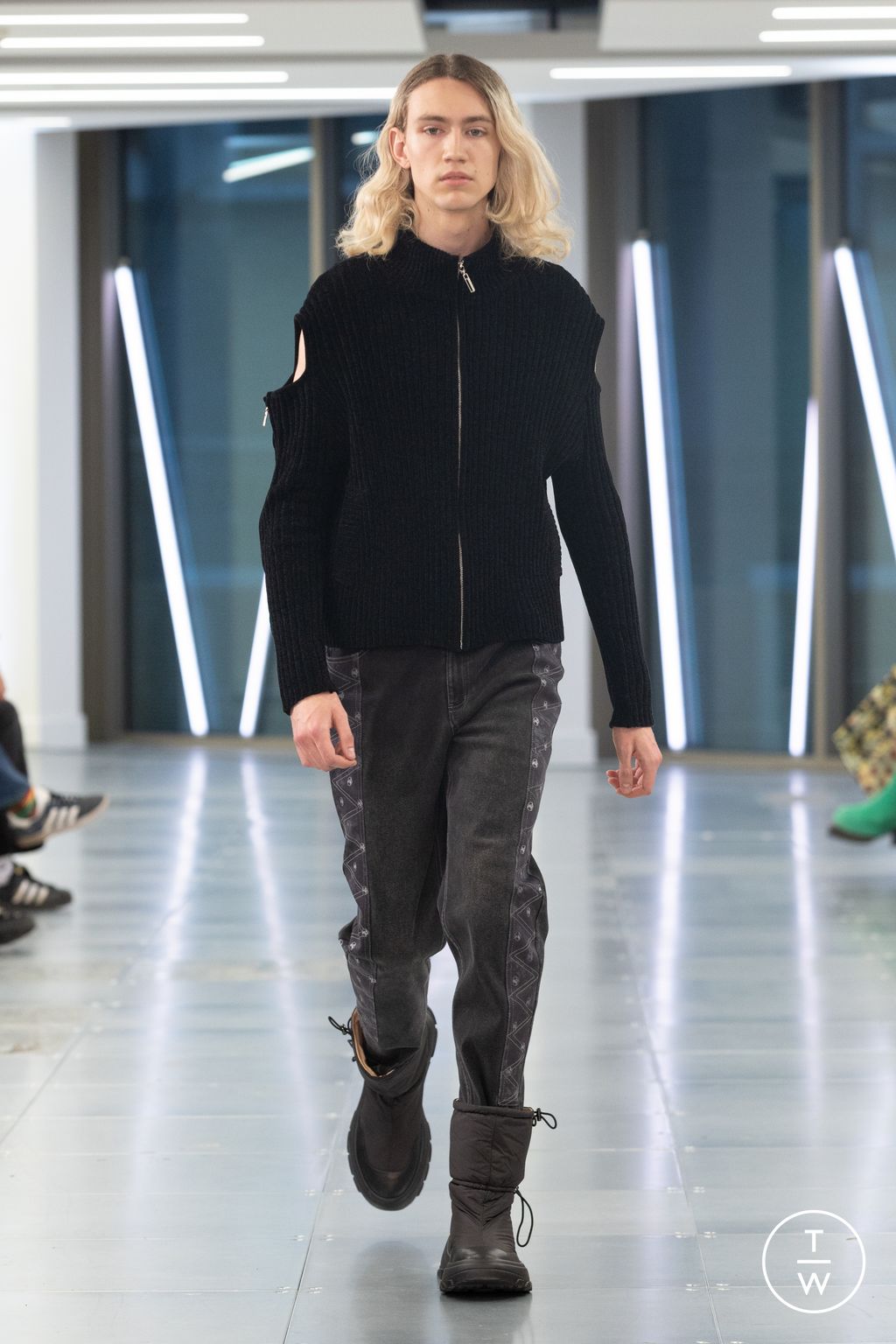 Fashion Week London Fall/Winter 2023 look 11 from the Mark Fast collection womenswear