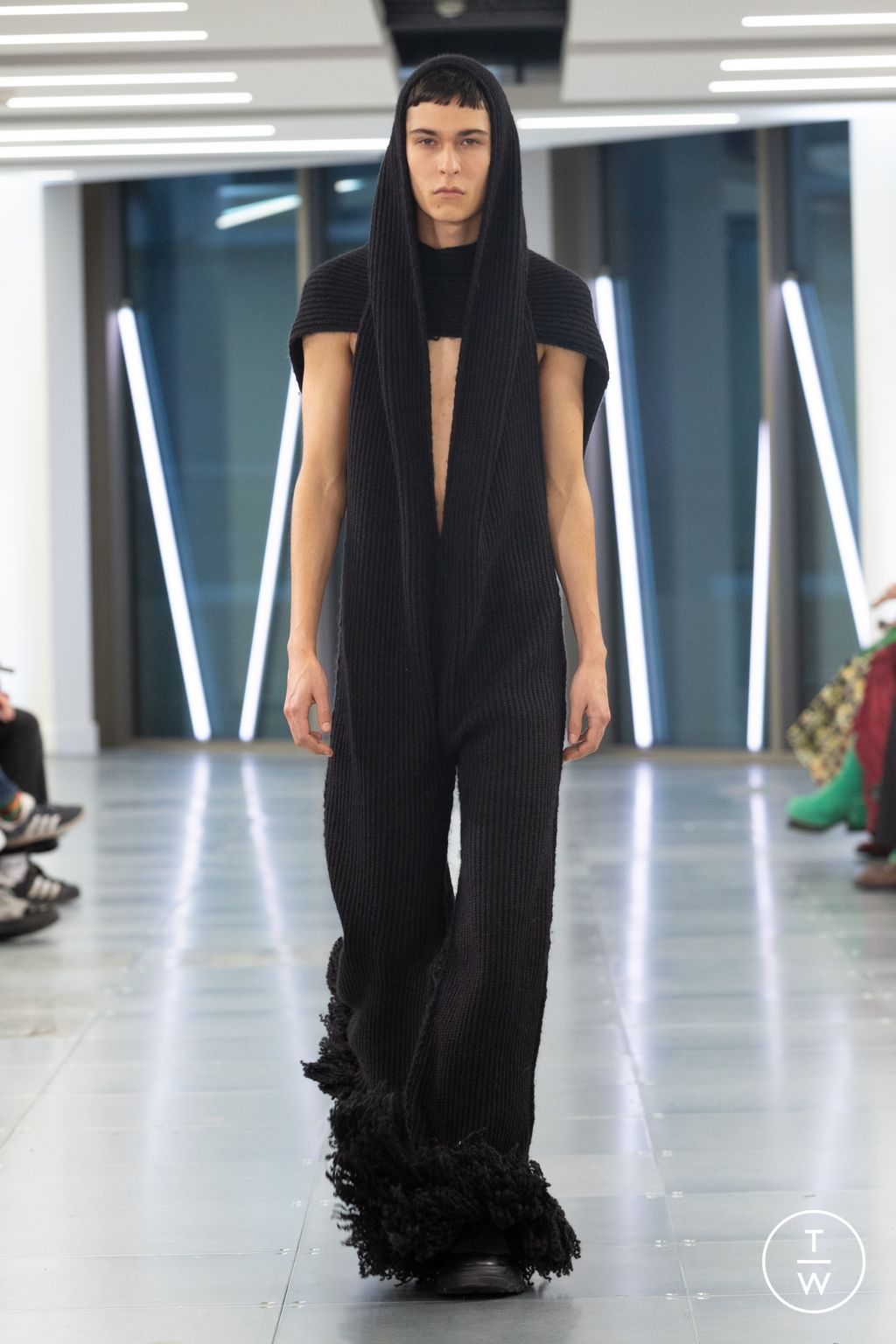 Fashion Week London Fall/Winter 2023 look 15 from the Mark Fast collection 女装