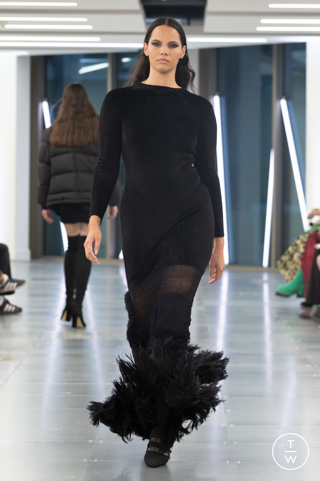 Fashion Week London Fall/Winter 2023 look 19 from the Mark Fast collection womenswear