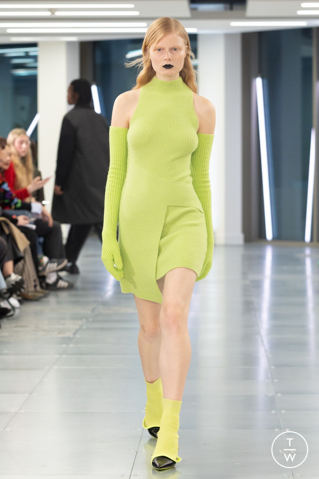 Fashion Week London Fall/Winter 2023 look 31 de la collection Mark Fast womenswear