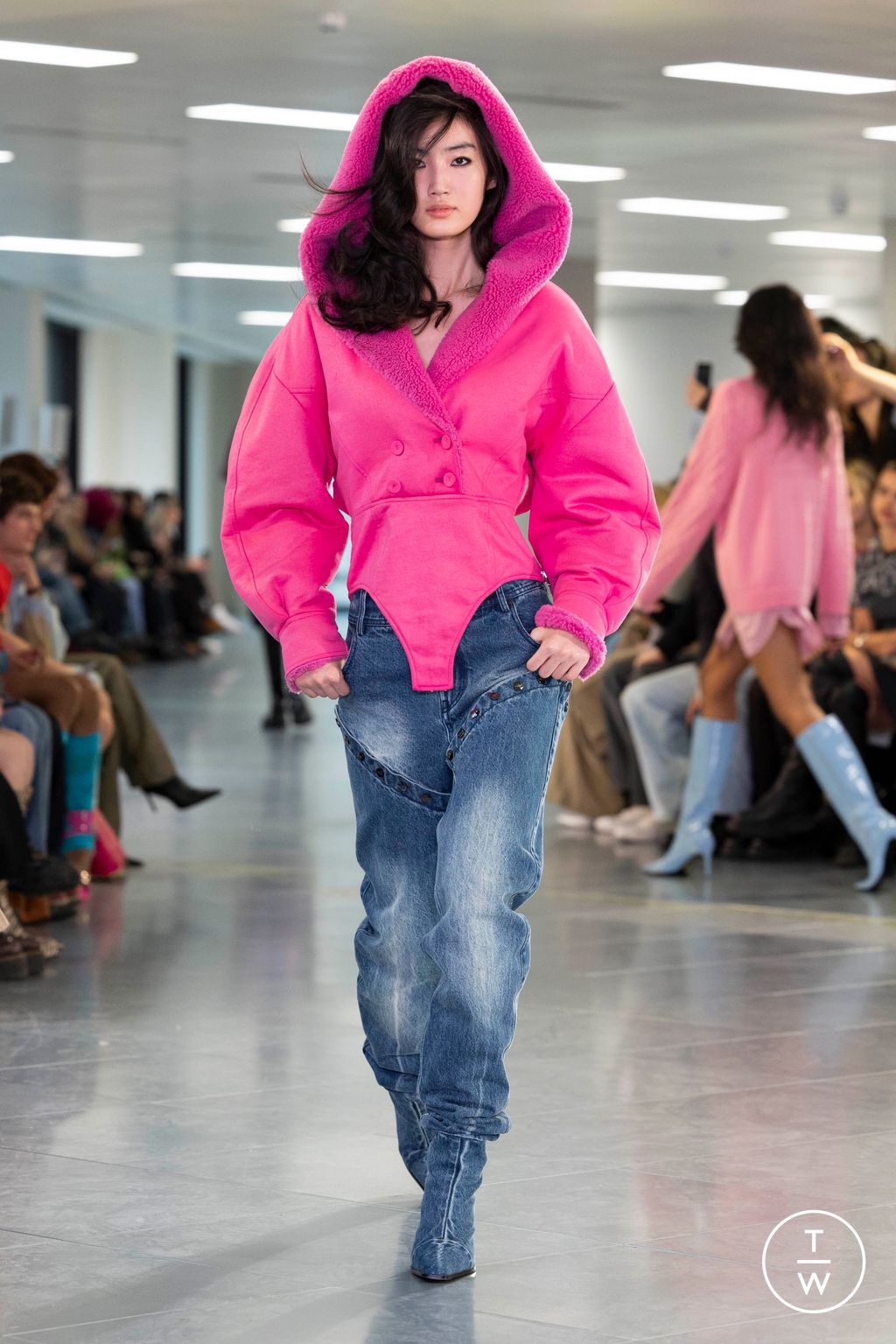 Fashion Week London Fall/Winter 2024 look 19 from the Mark Fast collection womenswear