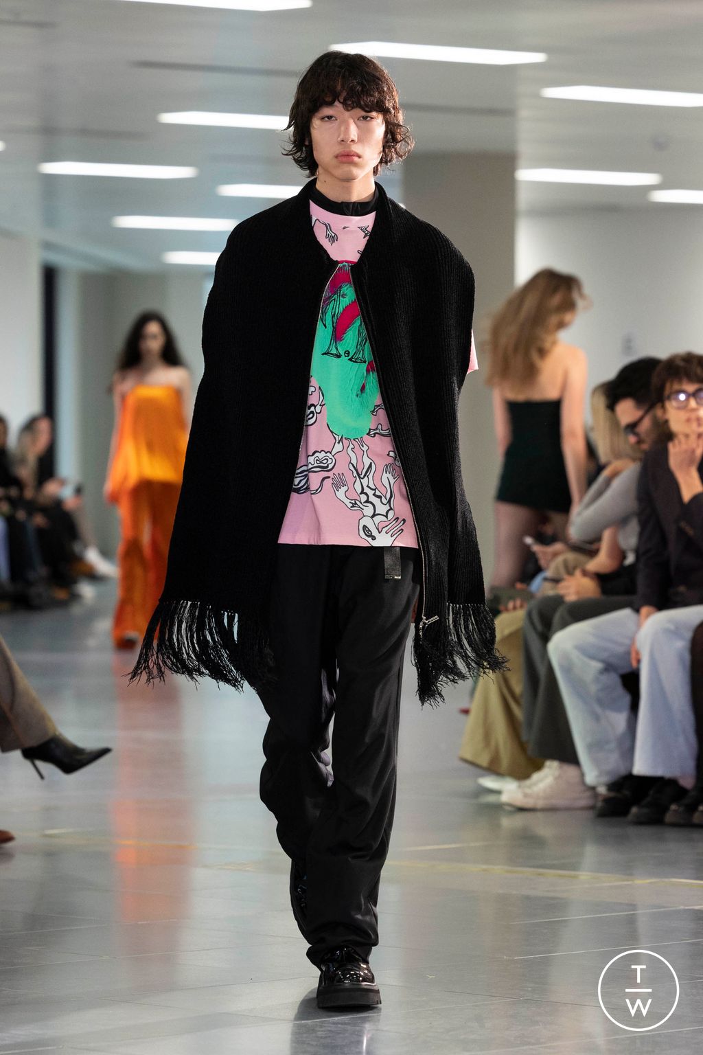 Fashion Week London Fall/Winter 2024 look 33 from the Mark Fast collection womenswear