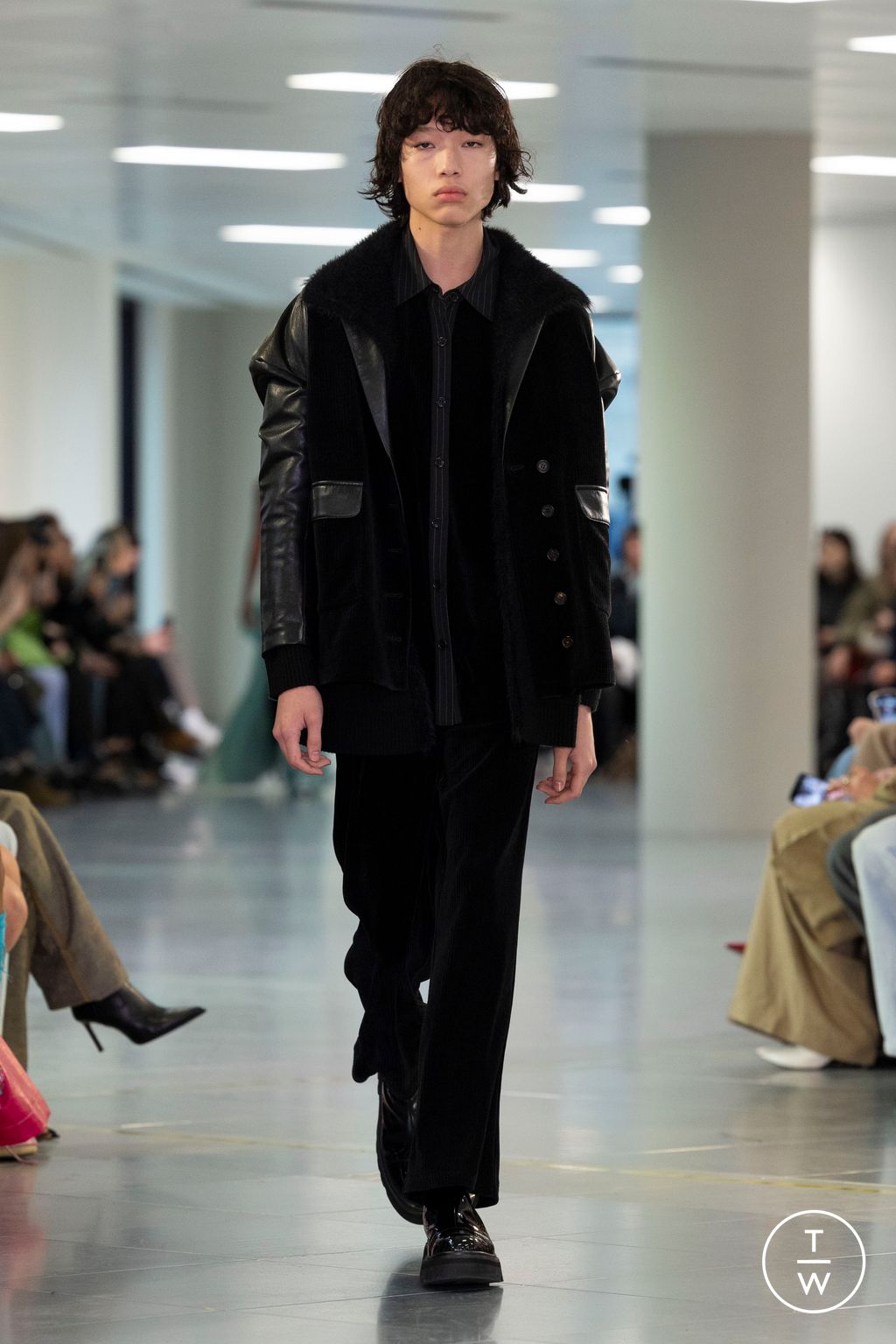 Fashion Week London Fall/Winter 2024 look 51 from the Mark Fast collection 女装