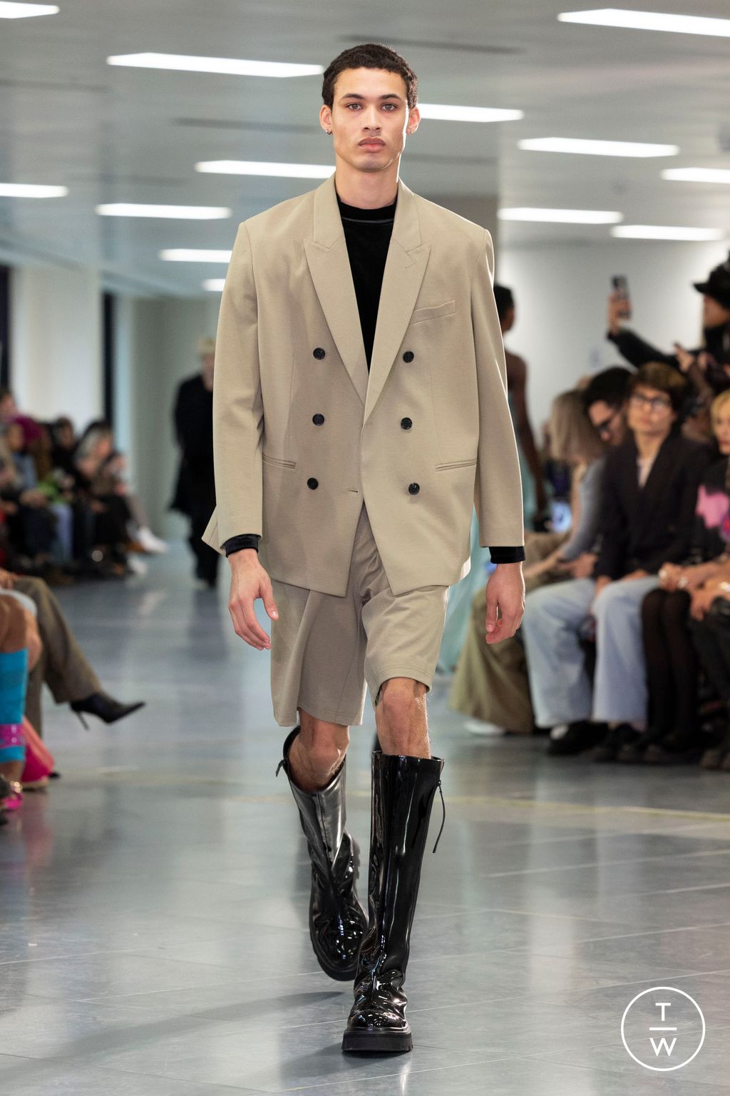 Fashion Week London Fall/Winter 2024 look 54 from the Mark Fast collection 女装
