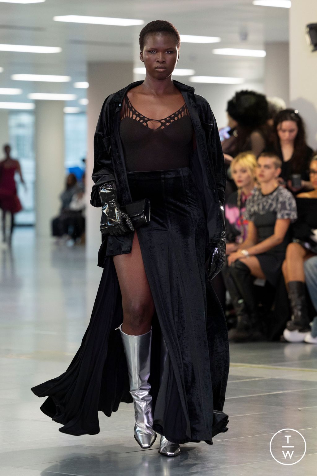 Fashion Week London Fall/Winter 2024 look 60 from the Mark Fast collection womenswear